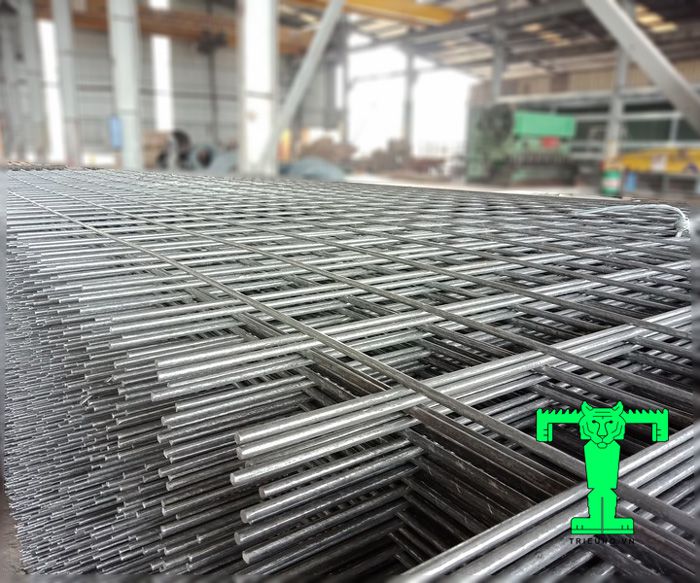 Phụ kiện sàn deck lưới thép hàn D10a150 được làm từ sợi thép mạ kẽm.