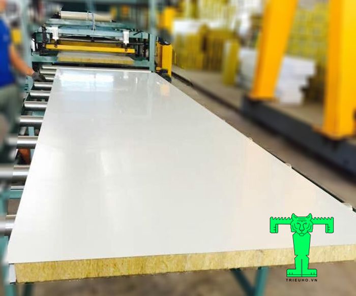 Tấm Panel cách nhiệt có cấu tạo và ưu điểm nổi bật