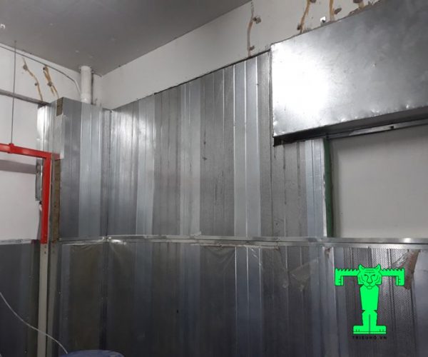 Panel tiêu âm Rockwool 100mm 100kg/m3 có tôn nền dày 0.45mm