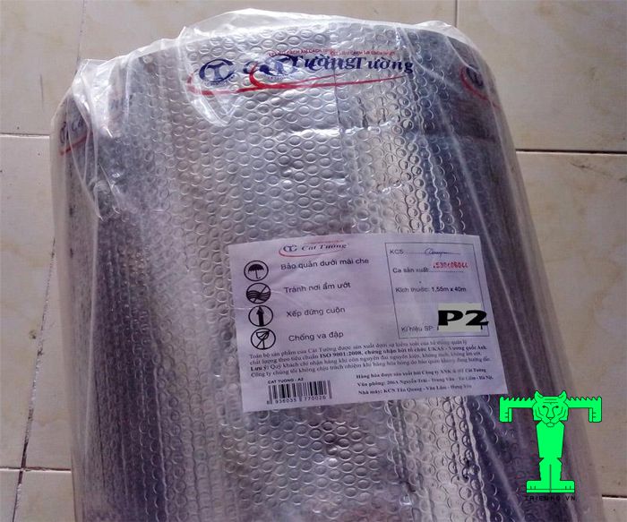Tấm cách nhiệt Cát Tường P2 thuộc dòng sản phẩm cách nhiệt túi khí cao cấp nhất không có chất độc hại đối với môi trường và con người. Tấm cách nhiệt Cát Tường P2 thuộc dòng sản phẩm cách nhiệt túi khí cao cấp nhất không có chất độc hại đối với môi trường và con người.