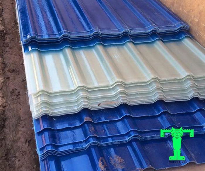 Tôn nhựa lấy sáng composite dạng sóng 6 sóng 0.8mm có khả năng lấy sáng tốt Tôn nhựa lấy sáng composite dạng sóng 6 sóng 0.8mm có khả năng lấy sáng tốt