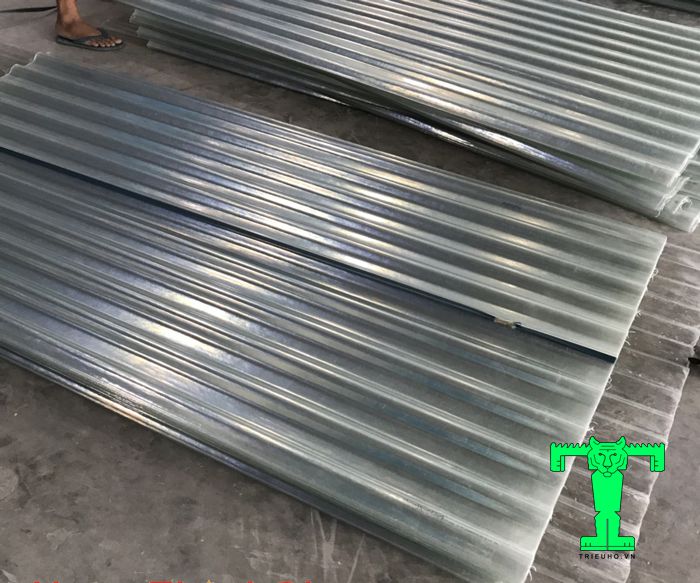 Tôn lấy sáng Composite sóng tròn dày 1mm Tôn lấy sáng Composite sóng tròn dày 1mm