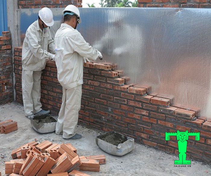 Lắp tấm cách nhiệt Cát Tường ở tường với công trình đang xây dựng nhanh chóng đơn giản