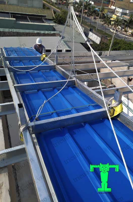 tôn chống nóng 3 lớp tôn + xốp eps + tôn tôn chống nóng 3 lớp tôn + xốp eps + tôn