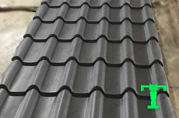 Tôn cách nhiệt sóng ngói màu long chuột giúp công trình có được diện mạo hoàn hảo, cách âm, cách nhiệt tốt