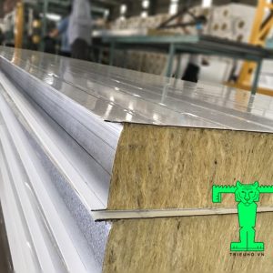 Panel Lò Sấy Rockwool 3 lớp tôn nền dày 0.55mm mạ màu + Rockwool 50mm 120kg/m3 + tôn 0.75mm mạ kẽm