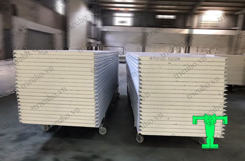 Tấm vách ngăn Panel cách nhiệt PU Triệu Hổ cung cấp tại Quảng Ngãi