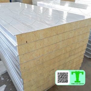 Panel Rockwool dày 50mm 100kg/m3 có 2 mặt tôn dày 0.40mm bền đẹp rẻ