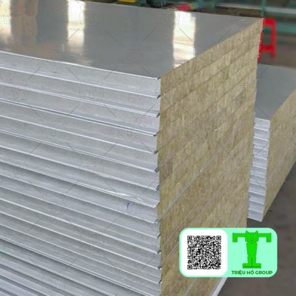 Panel lò sấy bông khoáng có 3 lớp tôn nền dày 0.55mm mạ màu + Rockwool 50mm 100kg/m3 + tôn 0.70mm mạ kẽm