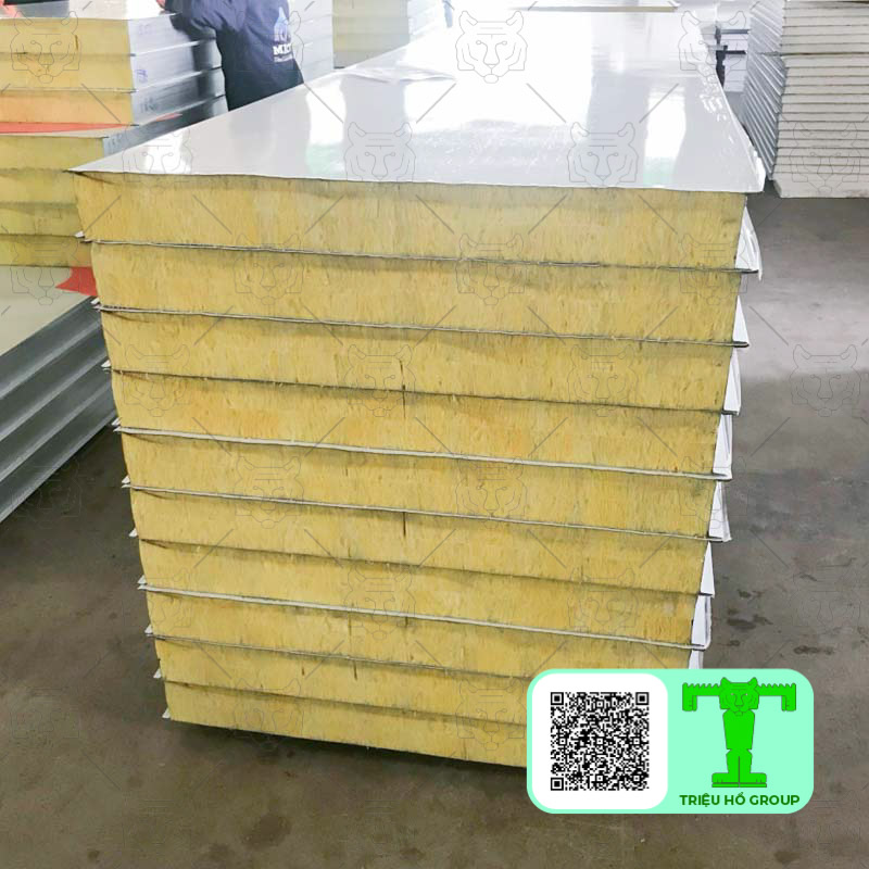 Tấm Panel chống cháy Glasswool là vật liệu được ứng dụng rộng rãi trong công trình xây dựng dân dụng và công nghiệp hiện nay