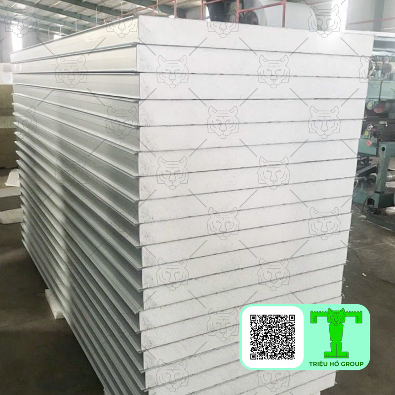 Tấm panel cách nhiệt EPS dày 75mm 3 lớp có các lớp đều không thấm nước nên không có hiện tượng ứ đọng nước