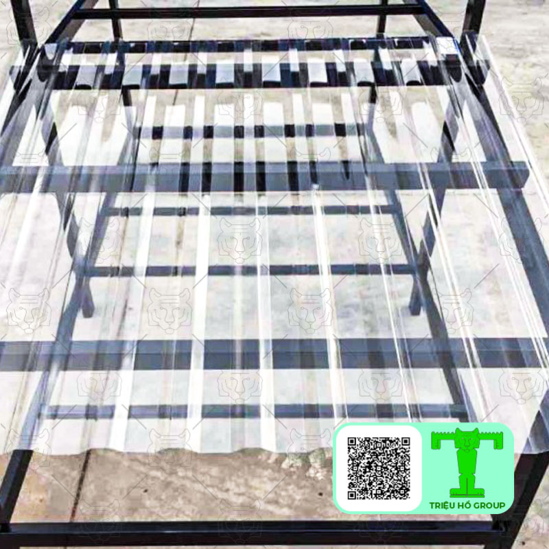 Tôn polycarbonate 11 sóng vuông phù hợp với mọi vị trí của công trình