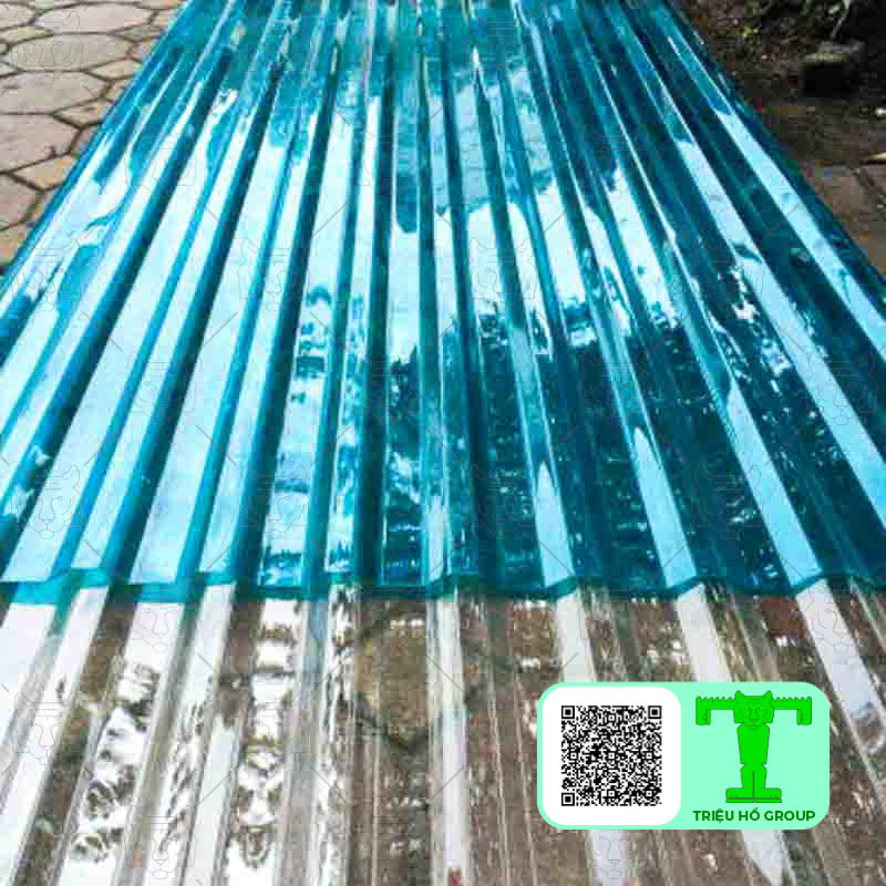 Tôn lấy sáng Polycarbonate sóng tròn dày 1mmđược cấu tạo chính từ những sợi polymer và một số chất khác