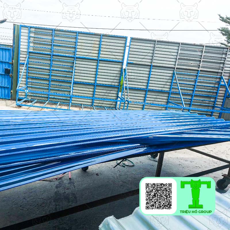 Tôn lấy sáng Composite sóng tròn dày 1mm chống nóng, chống lạnh giảm tiếng ồn tốt đặc biệt là kháng nước tuyệt đối