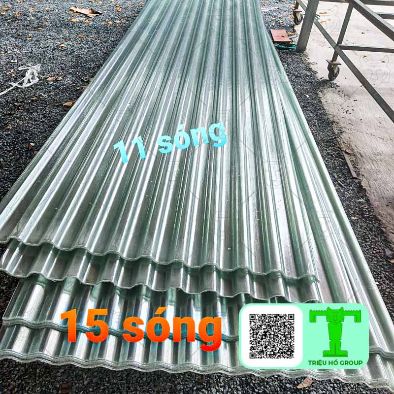 Tôn lấy sáng Composite 11 sóng vuông dày 0.8mm từ nhựa PolyEste kết hợp với sợi Composite và một số phụ gia